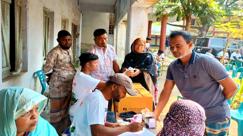 ভেড়ামারা সাতবাড়িয়ায় বিনামূল্যে চক্ষু চিকিৎসা সেবা...