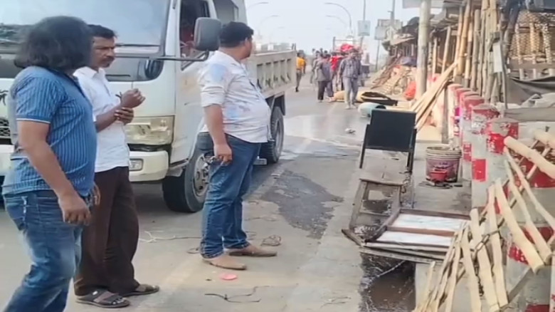 চুয়াডাঙ্গায় জেলা প্রশাসনের ঘোষনার পর ফুটপাত দখলমুক...