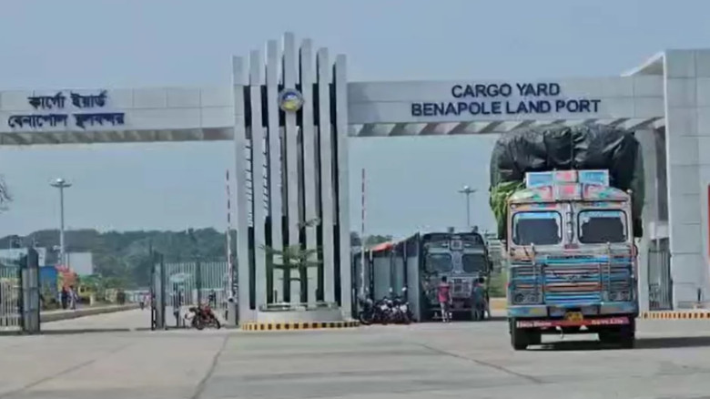 বেনাপোল বন্দরে বাণিজ্য সংকট, আমদানি কমেছে ৭৫ হাজার...