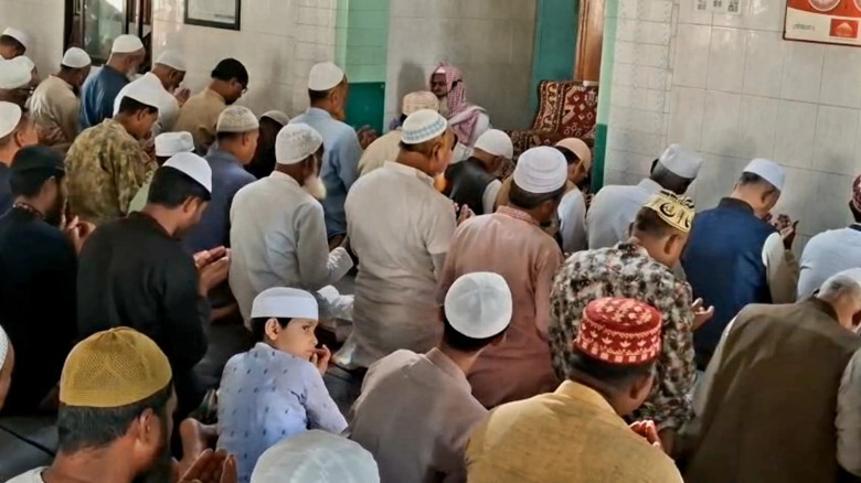 খালেদা জিয়ার রোগমুক্তি কামনায় ময়মনসিংহে মসজিদে-মসজ...