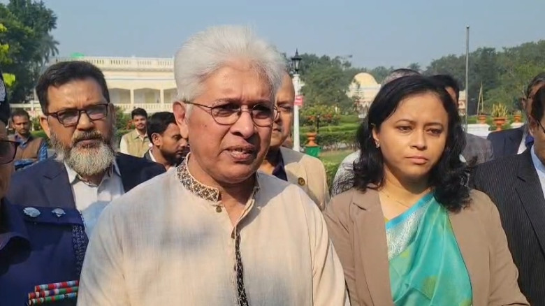 আপাতত বিদেশ থেকে চিনি আমদানি  বন্ধ- শিল্প উপদেষ্টা...