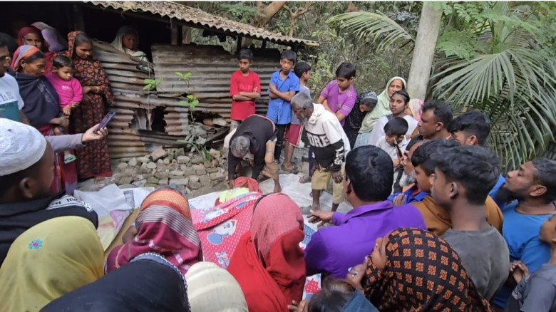 নওগাঁয় বাসচাপায় দুই মোটরসাইকেল আরোহী নিহত...