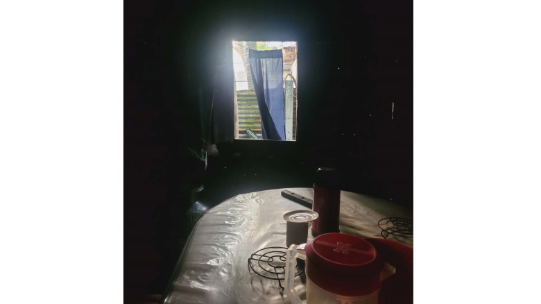 নলছিটিতে গুলিবিদ্ধ ওসমান হাদীর বাড়িতে চুরি...