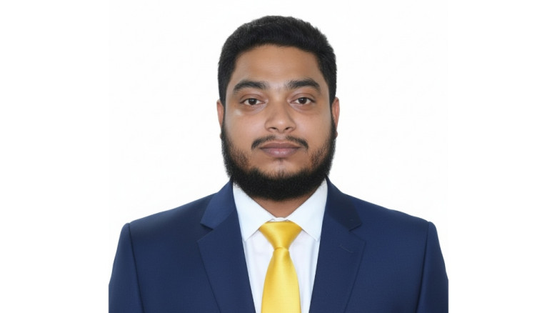 চাটুকারদের কবলে বন্দি সাংবাদিকতা...