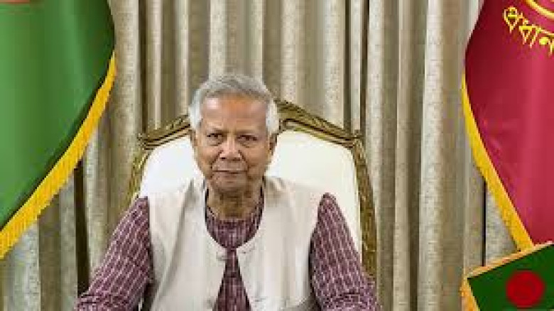 জাতির উদ্দেশে ভাষণ দিচ্ছেন প্রধান উপদেষ্