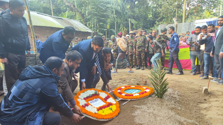 বাবার কবরের পাশে চিরনিন্দ্রায়শায়িত সুদানে নিহত পলা...
