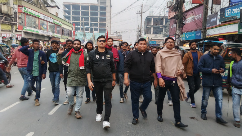 তারেক রহমানের আগমন উপলক্ষে জয়পুরহাটের আনন্দ মিছিল...