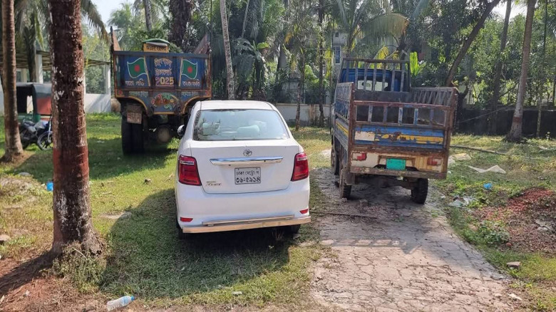 নলছিটিতে প্রাই‌ভেট কা‌রে বিদেশি মদসহ গ্রেফতার-৪...