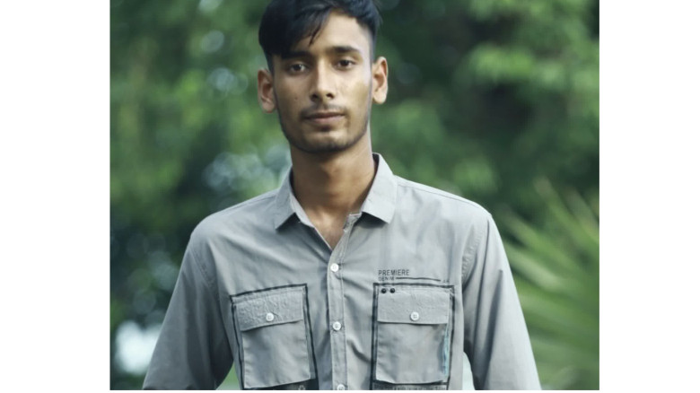 গফরগাঁওয়ে ট্রাক চাপায় মোটরসাইকেল আরোহী তরুণ ফুটব...