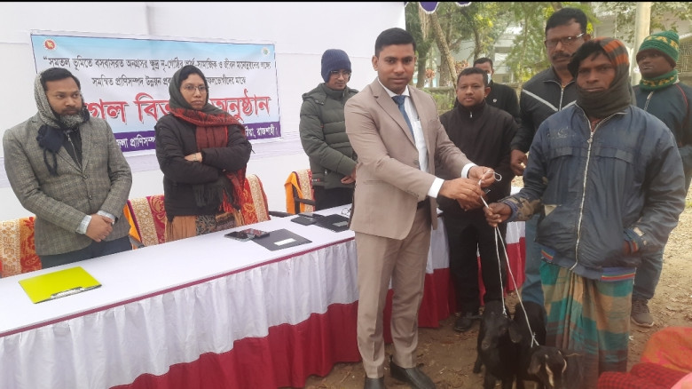 পুঠিয়ায় ৭৮ জন ক্ষুদ্র নৃ-গোষ্ঠীদের মাঝে ছাগল বিতরণ...