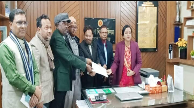 সিরাজগঞ্জ-৩ আসনে মনোনয়ন পত্র জমা দিলেন বিএনপি প্রা...