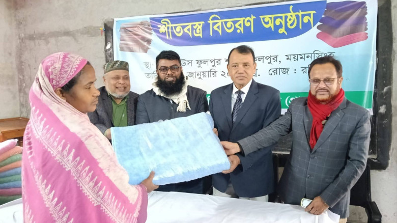 ফুলপুরে গ্রামাউসের উদ্যোগে শীতার্তদের মাঝে শীতবস্ত...