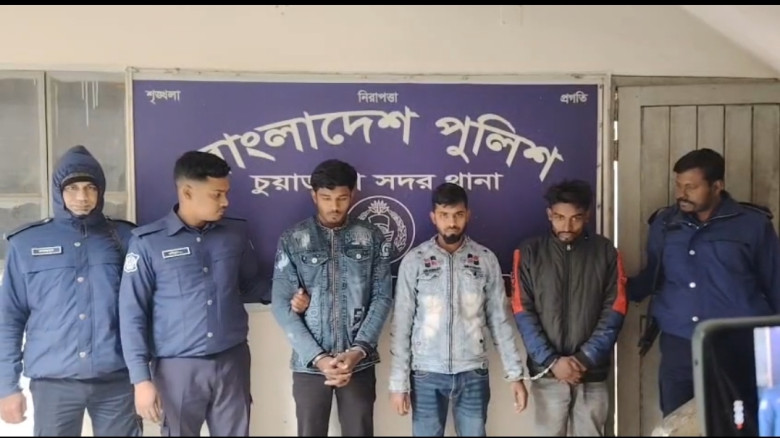 চুয়াডাঙ্গায় পুলিশের চেকপোস্টে অশালীন ভাষা ও হুমকি,...