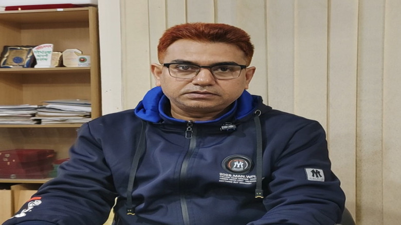 গভীর রাতে আ’লীগ নেতার বাড়িতে দাওয়াত খেলেন ওসি...