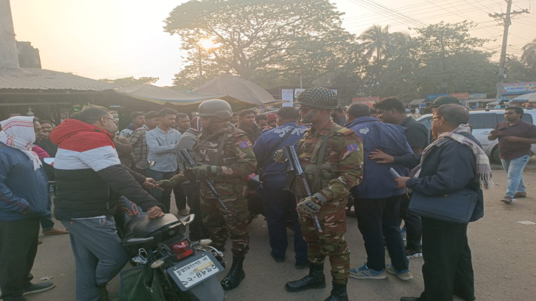 জীবননগরে যৌথ বাহিনীর অভিযান: তিন মামলা, জরিমানা ১৩...