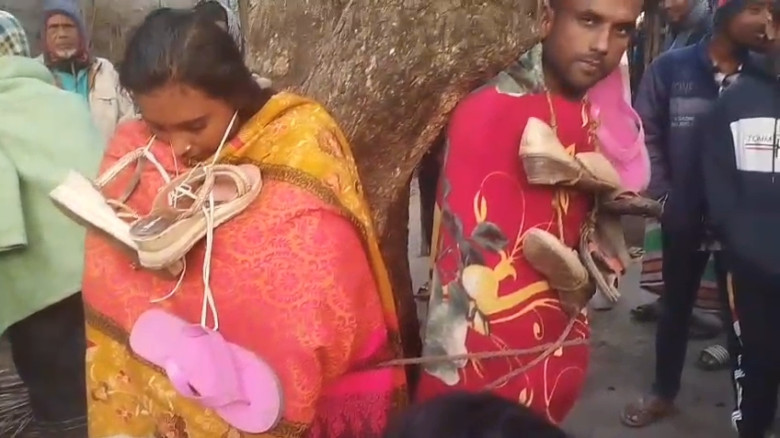 পরকীয়া প্রেমিক-প্রেমিকাকে ঘরে পেয়ে গাছে বেঁধে রাখা...