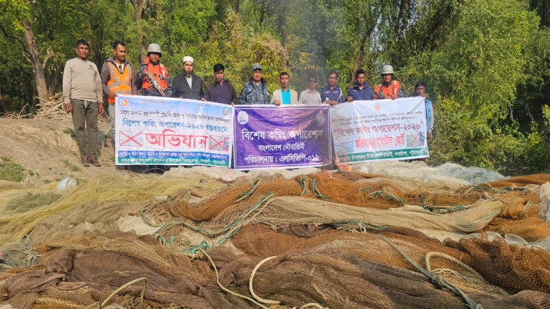 রাঙ্গাবালীতে মৎস্য সম্পদ রক্ষায় অভিযান, ২৩ লক্ষ টা...