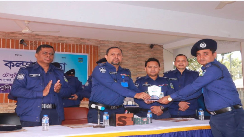 জেলার শ্রেষ্ঠ সরিষাবাড়ী থানার অফিসার ইনচার্জ মোহাম...