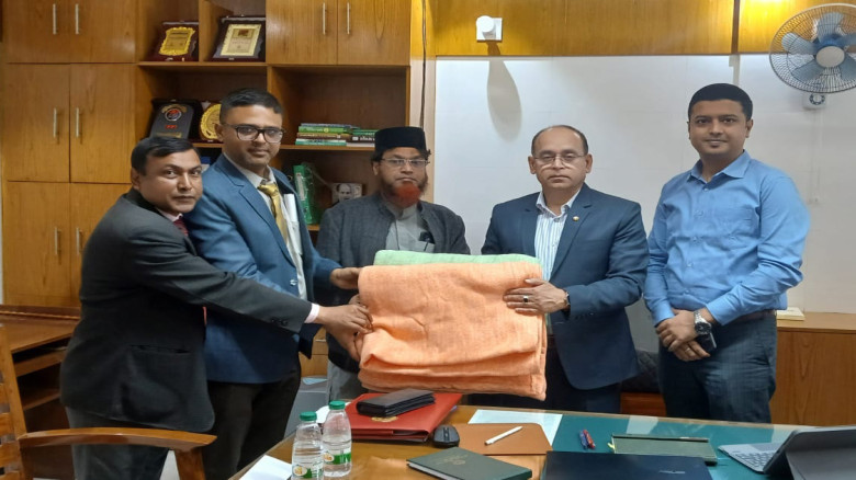 শেবাচিম হাসপাতালে রোগীদের মাঝে প‌রিচাল‌কের কম্বল ব...