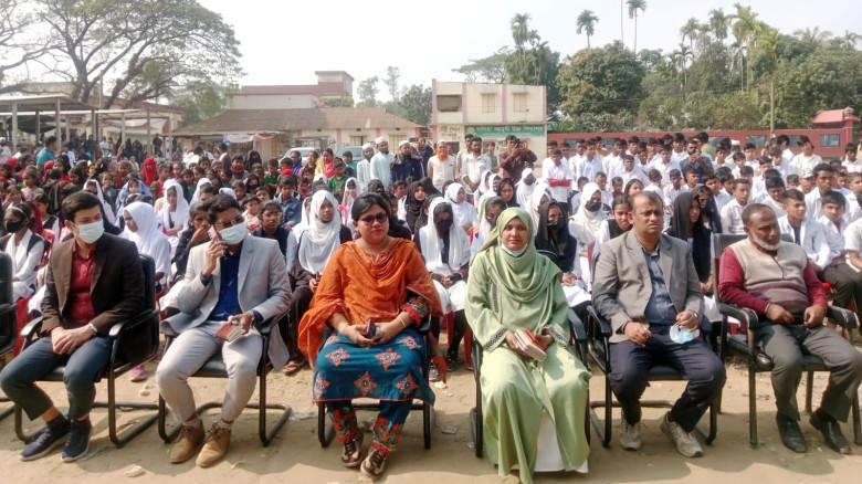 ভোটের গাড়ির প্রচারণা এখন ফুলপুরে...