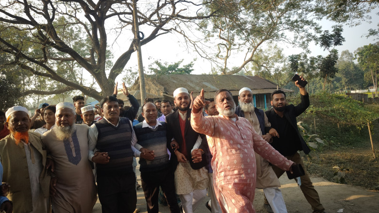 আনুষ্ঠানিক প্রচারণার প্রথম দিনেই চৌহালীতে  জমে উঠে...