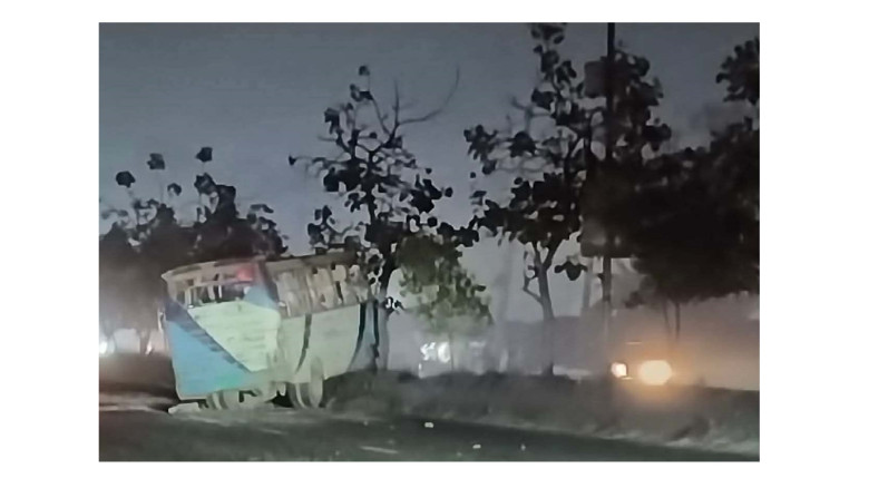 ভালুকায় মিনিবাস উল্টে নিহত ২, আহত ১০...