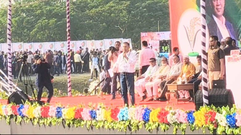 আপনাদের মানুষ ৭১ সালে দেখেছে ইতিহাস মুছে ফেলা যায়...