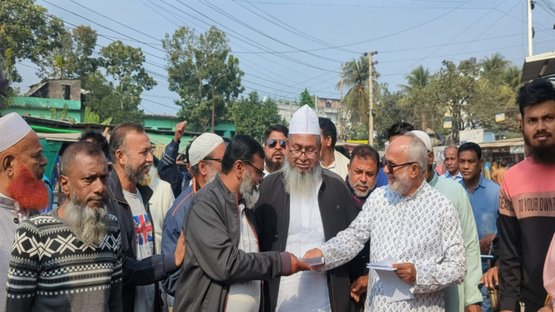 খুলনায়  ভোটারা পছ‌ন্দের প্রার্থী  নজরুল ইসলাম মঞ্...