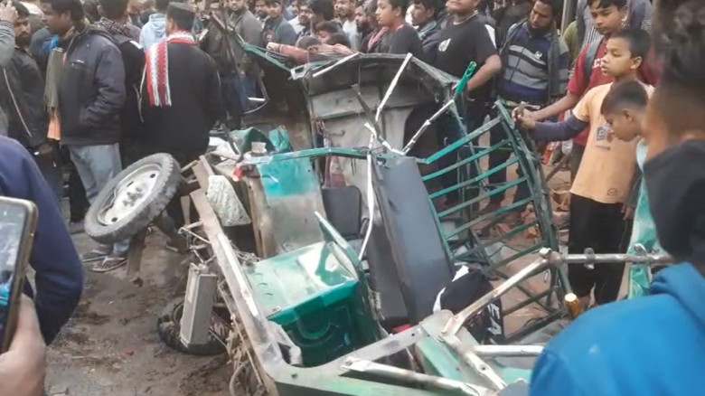 রাজশাহীতে বাস চাপায় বিশ্ববিদ্যালয় শিক্ষার্থীসহ নিহ...