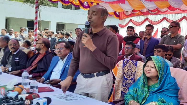 একটি দল ভোটের জন্য শিরকী কথাবার্তা বলছে...