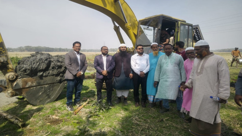 আমতলীতে খাল পুন: খনন কাজের উদ্বোধন...