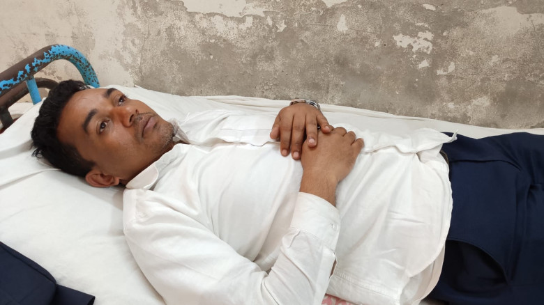 পিরোজপুরে সাংবাদিকের ওপর হামলা ও বসতঘরে ভাঙচুরের অ...