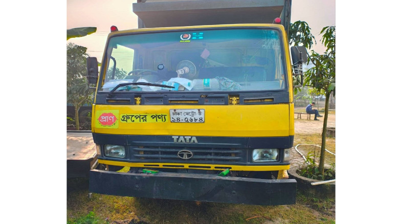 ভেড়ামারায় কাভার্ড ভ্যানের চাপায় জুট মিলের নিরাপ...