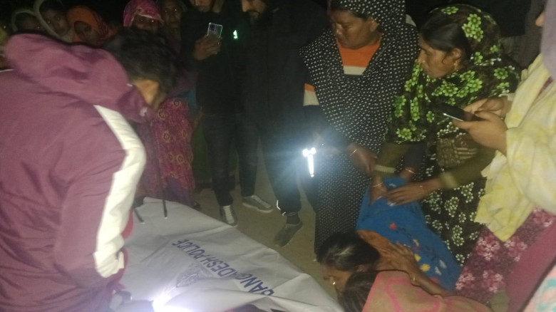 হরিণাকুন্ডে নিখোঁজের ১২ ঘণ্টা পর যুবকের মরদেহ উদ্...