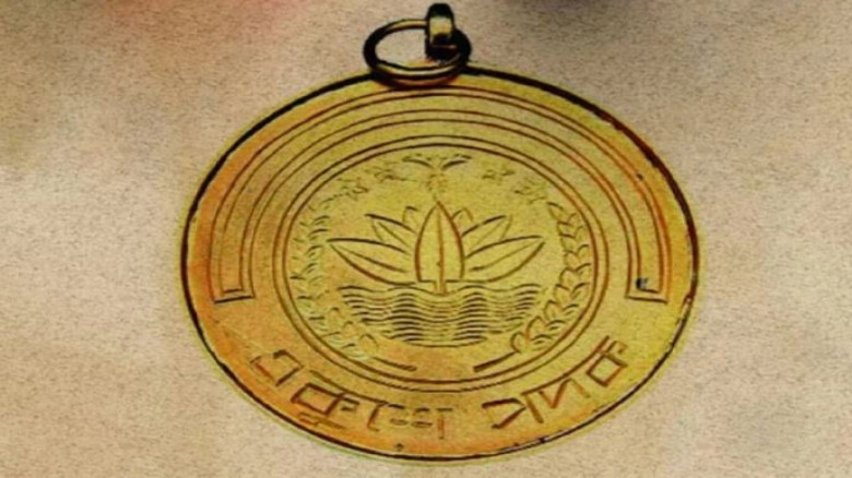 একুশে পদক পেলো প্রথম কোনো রক ব‍্যান্ড...