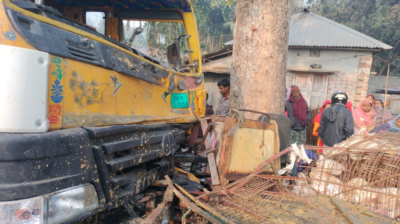 পুঠিয়ায় নছিমন ও ড্রাম ট্রাক সংঘর্ষে নিহত ২...
