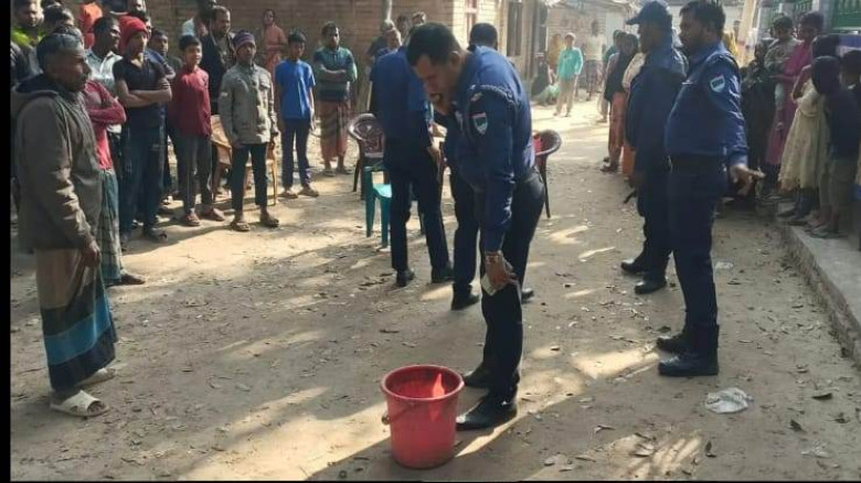 গাংনীতে ভোটকেন্দ্রের পাশে ককটেল সদৃশ বস্তু উদ্ধার...