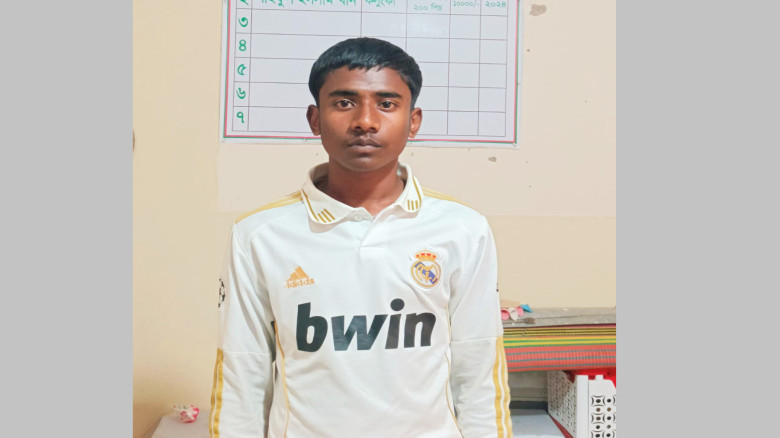 নেত্রকোণায় জাল ভোট দেওয়ার চেষ্টা, কিশোর আটক...