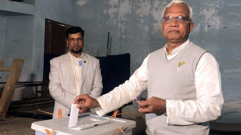 খালেদা জিয়ার চিকিৎসক জাহিদ হোসেন বিজয়ী...