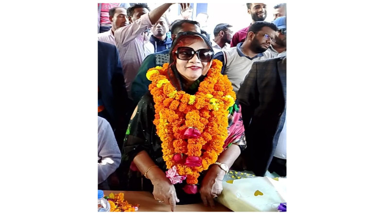 নল‌ছি‌টি‌তে ফুলেল শুভেচ্ছায় সিক্ত নবনির্বাচিত এমপি...