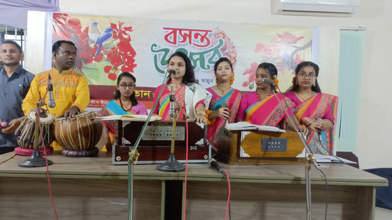 নওগাঁয় বসন্ত উৎসব পালিত হয়েছে...