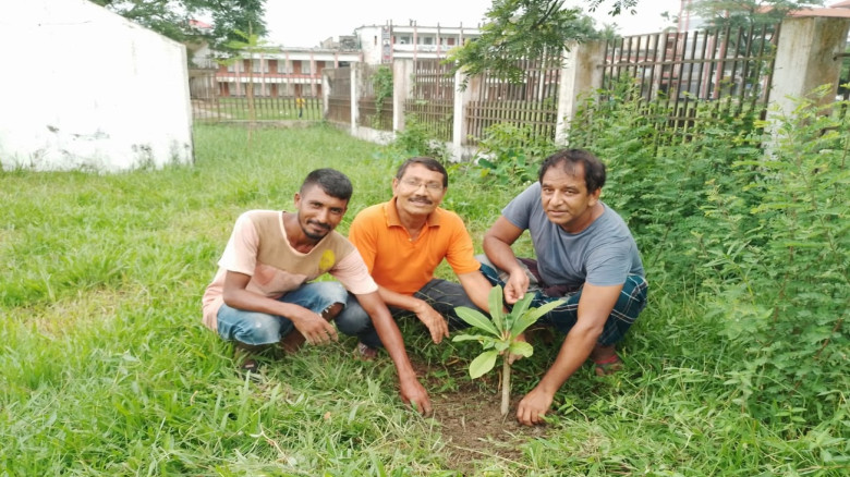 গাছ লাগানোই আনন্দ : বৃক্ষপ্রেমী ইকবাল আহাম্মদ খান...