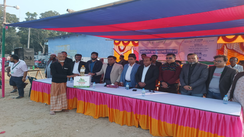 রমজানে ৩০০ অসহায় পরিবারের পাশে খাদ্য সামগ্রী বিতরন...