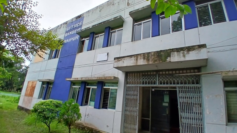 রায়পুরে বেশিরভাগ শিক্ষাপ্রতিষ্ঠানে নেই শহীদ মিনার ...
