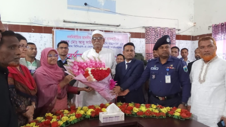 দেশেই চিকিৎসা সেবা নিশ্চিত করতে হবে -সংবর্ধনা অনুষ...