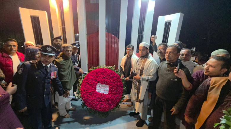 গফরগাঁওয়ে একুশের প্রথম প্রহরে ভাষা শহীদ জব্বারের প...