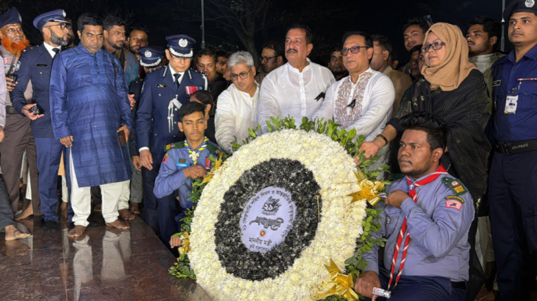 রাজশাহীতে কেন্দ্রীয় শহীদ মিনার উদ্বোধন...