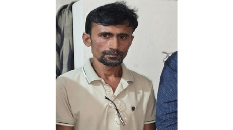 মোহনগঞ্জে হোমিও চিকিৎসার আড়ালে মাদকের ব্যবসা চিকিৎ...