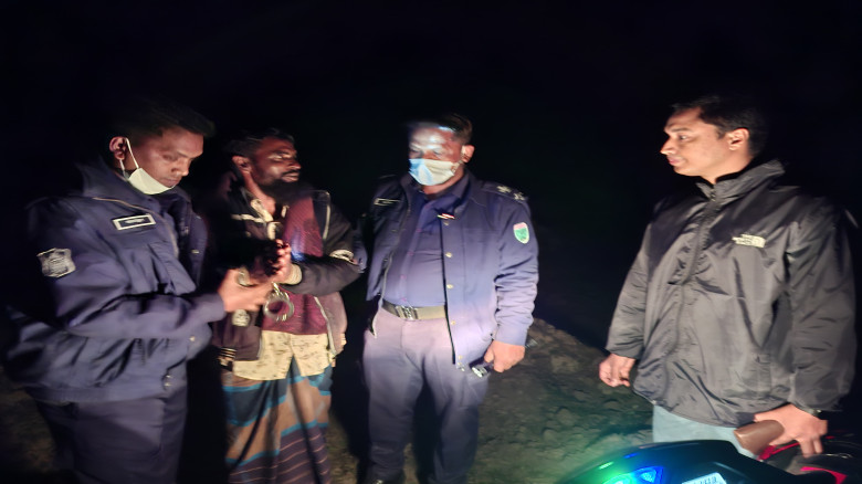 ধর্মপাশায় অবৈধ ভাবে মাটি কাটার অপরাধে ১৫ দিনের কার...