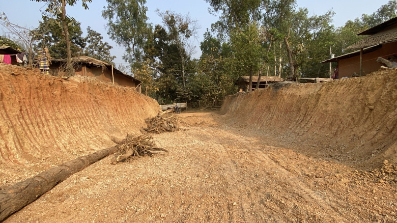 পেকুয়ায় পাহাড় সাবাড়:  মৃত্যুঝুঁকিতে আতঙ্ক আর অন...
